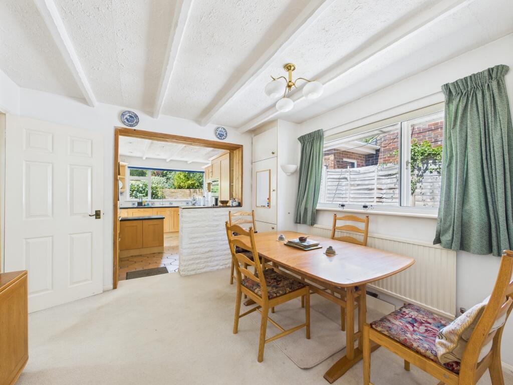 CAM01354G0-PR0550-STILL012