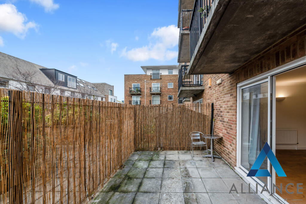 Narrow Street,  London, E14
