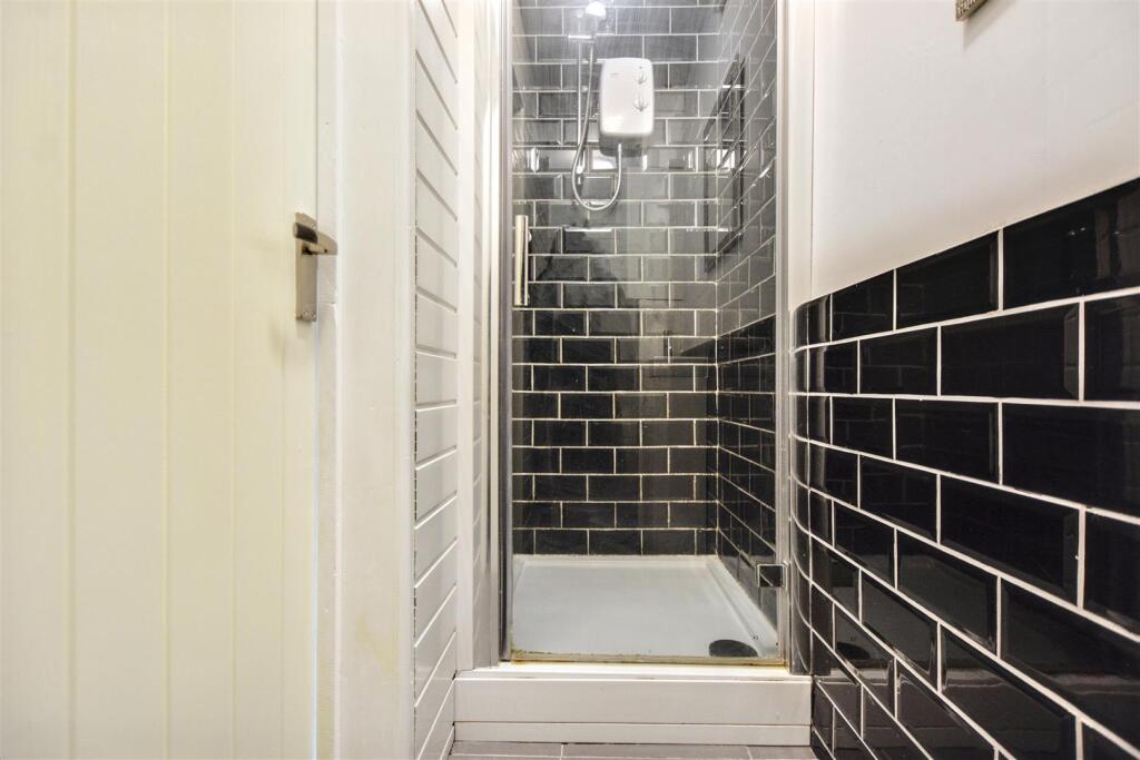 Shower Room_2.jpeg