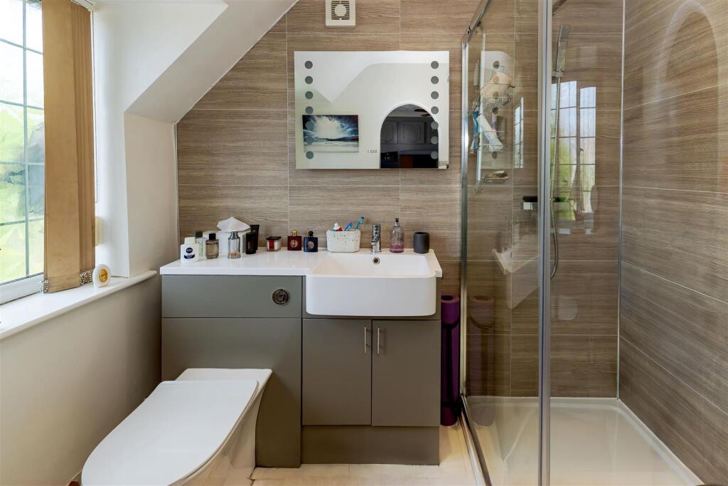 Master bedroom en suite SAPL7837-20250718-DxO_Deep