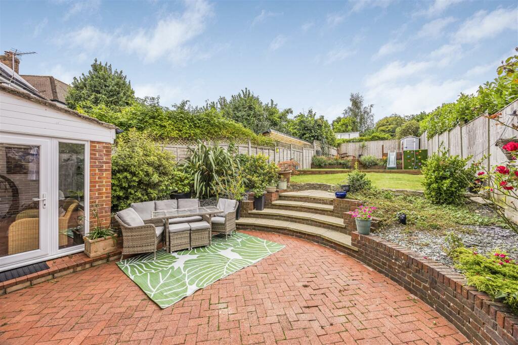 11 Hilltop Crescent, Drayton-PorticoMarketing-Sara