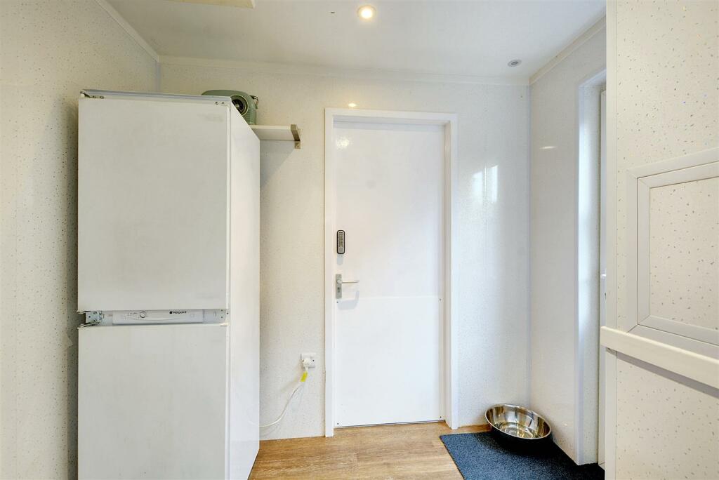 SECOND UTILITY ROOM