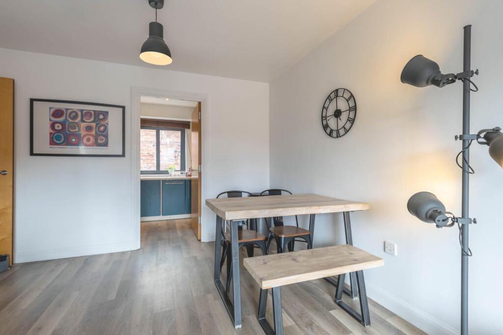 Living/dining room