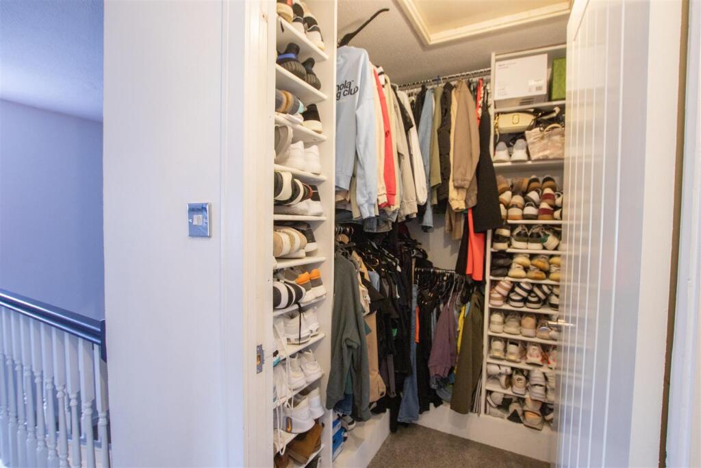Walkin.Cupboard.jpg