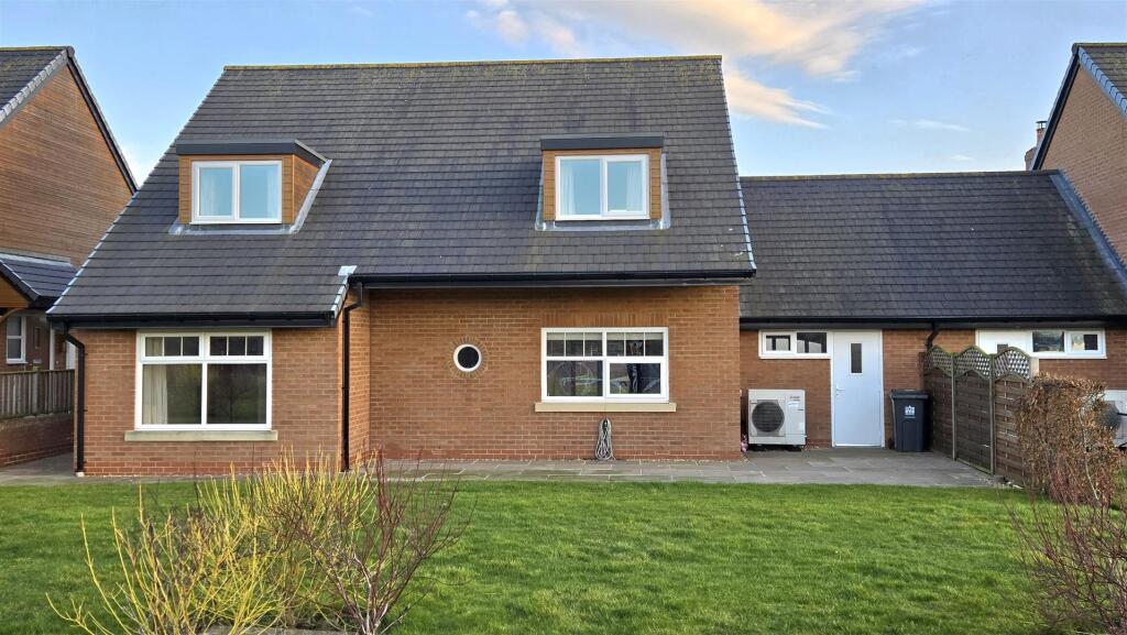 28 The Waterside rear.jpg