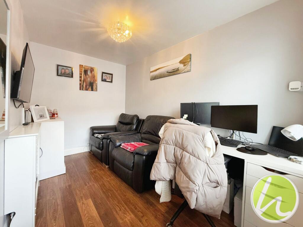 Ground Floor Bedroom/ Study