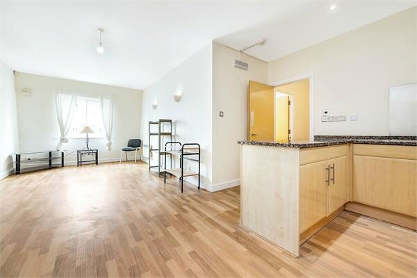 Living &amp; Kitchen