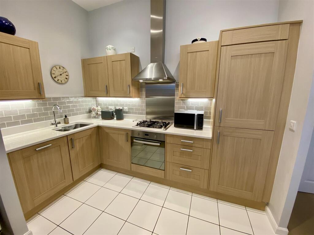 Bramleys Estate Agents - Marmaville Court - Mirfie