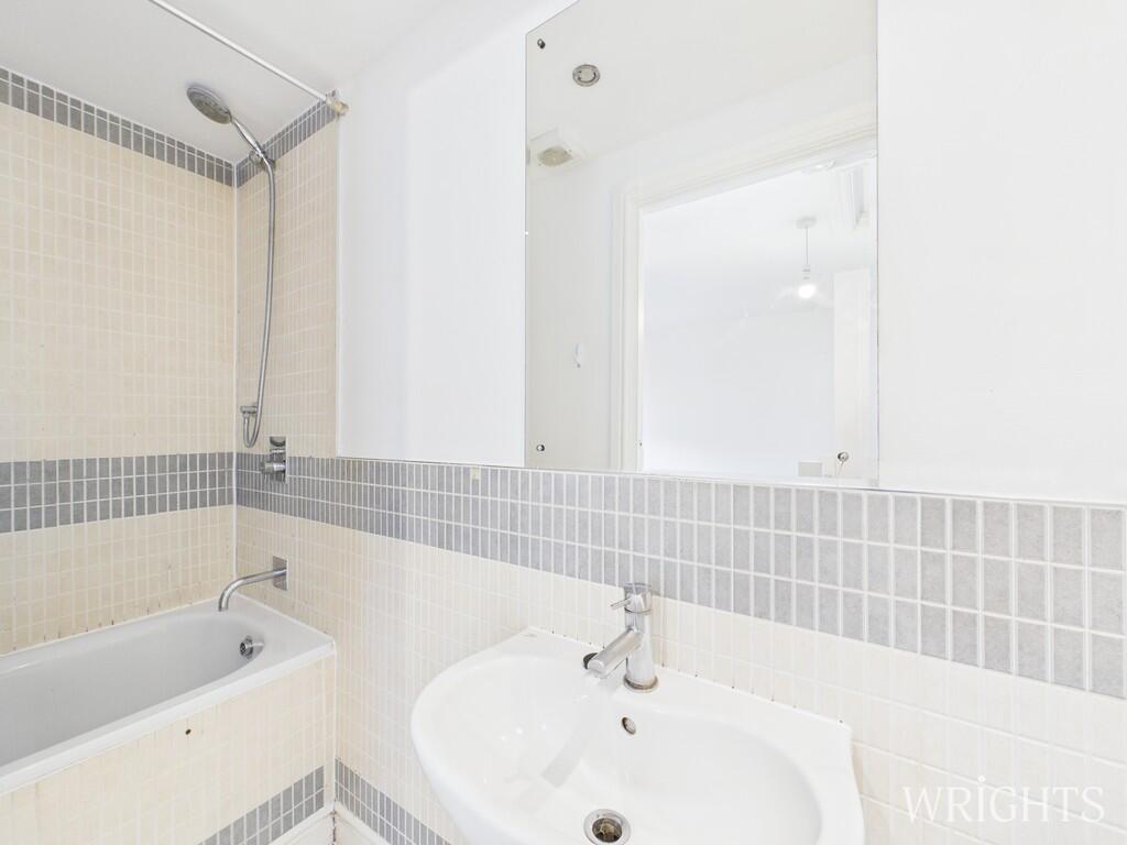 CAM05659G0-PR0008...