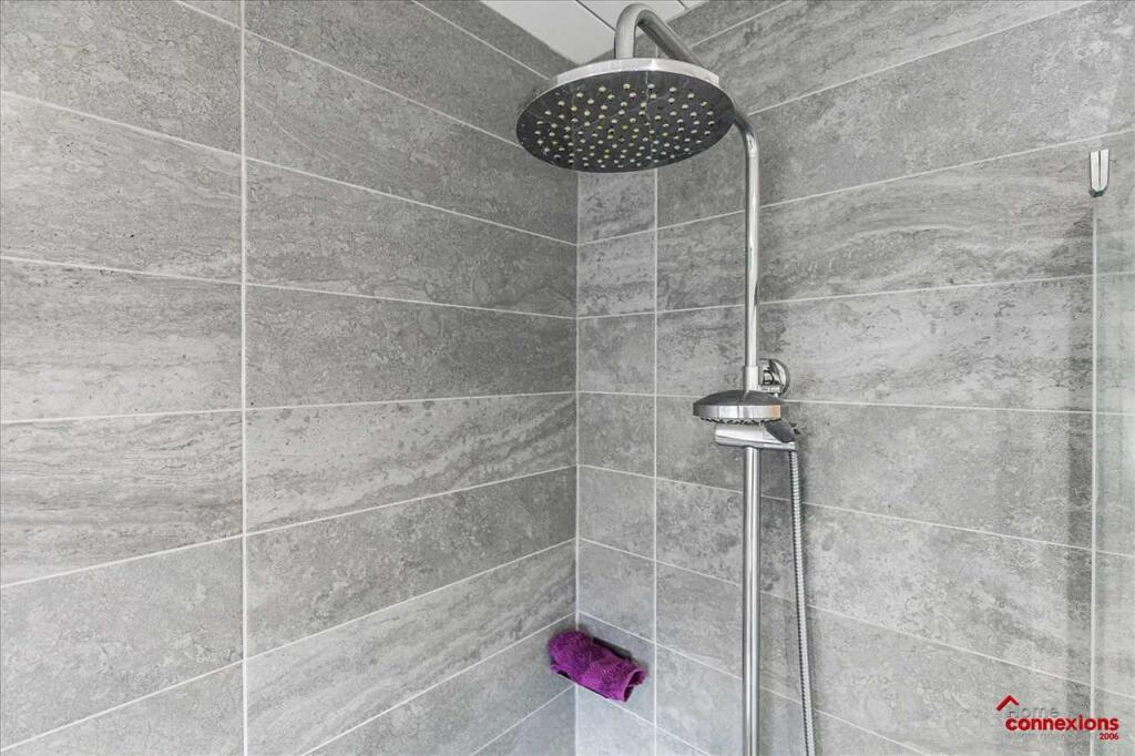 Shower Room (3)