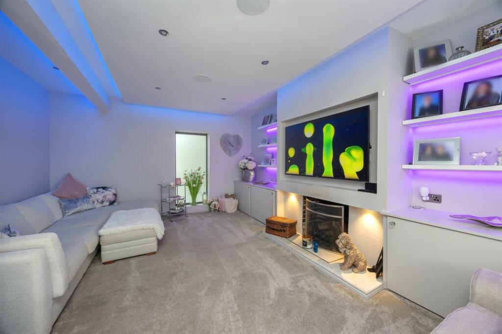 Offington Avenue, 85-018.jpg