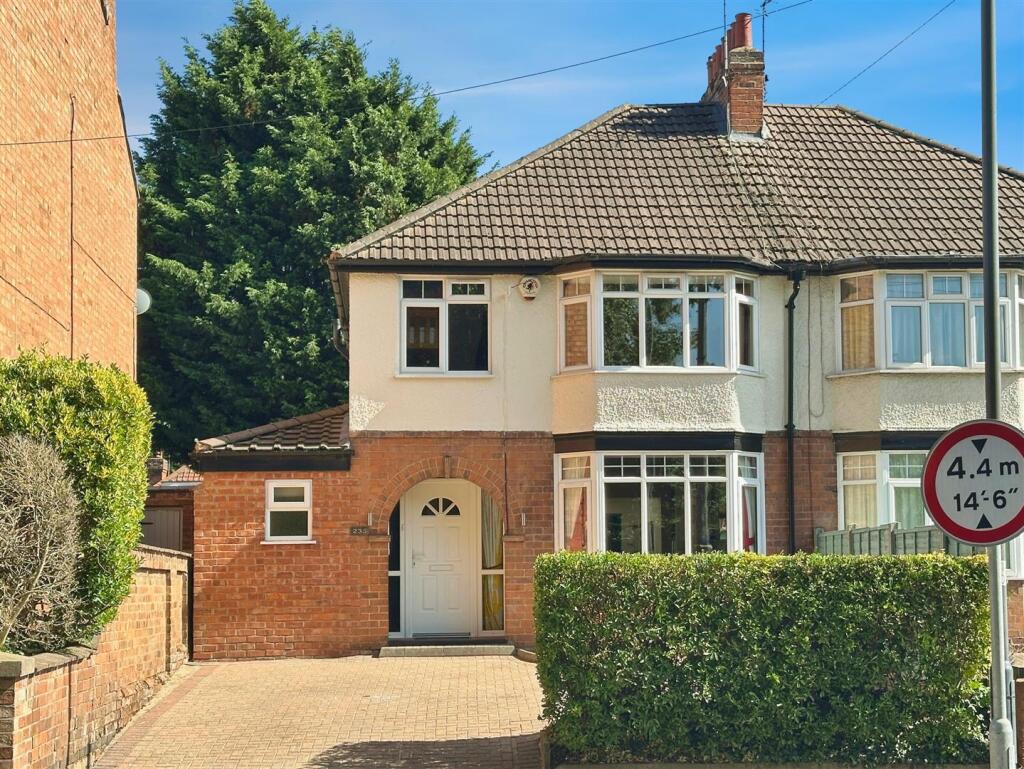 a06d1c18--4243-8C32-F48B3CC97225-36581-000029851DC