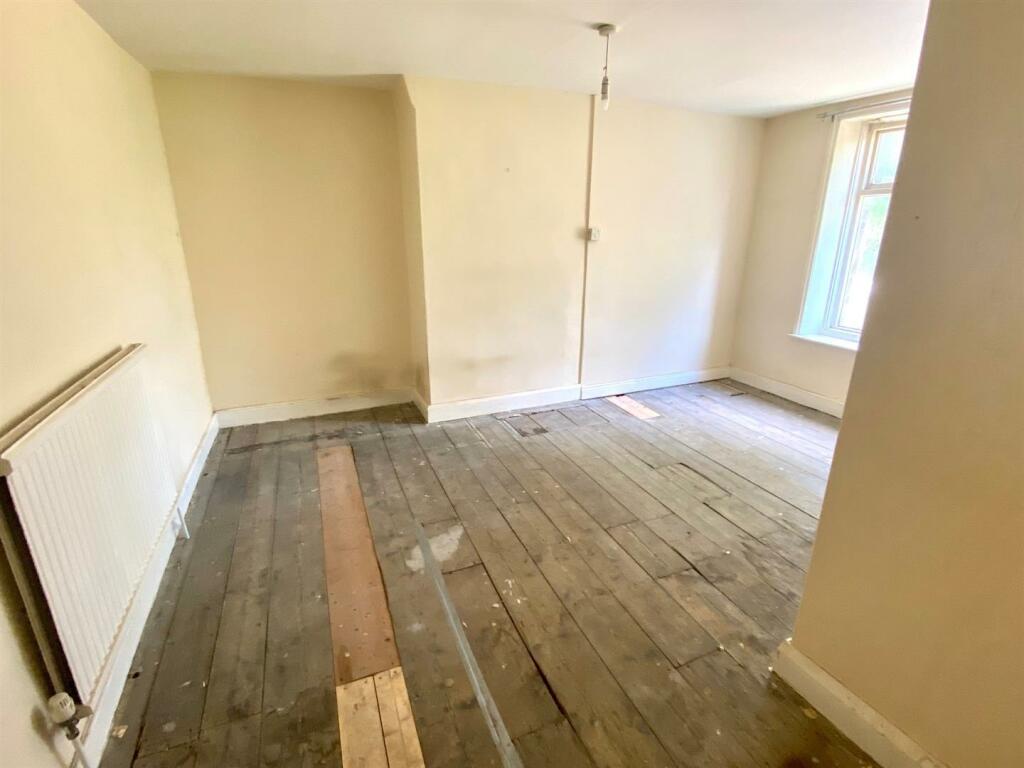 Huddersfield road 290 bedroom rear empty.jpg
