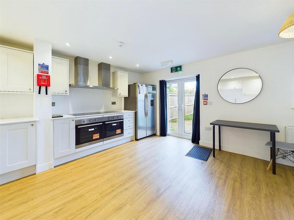 6 - 6 Bed HMO Filton.jpg