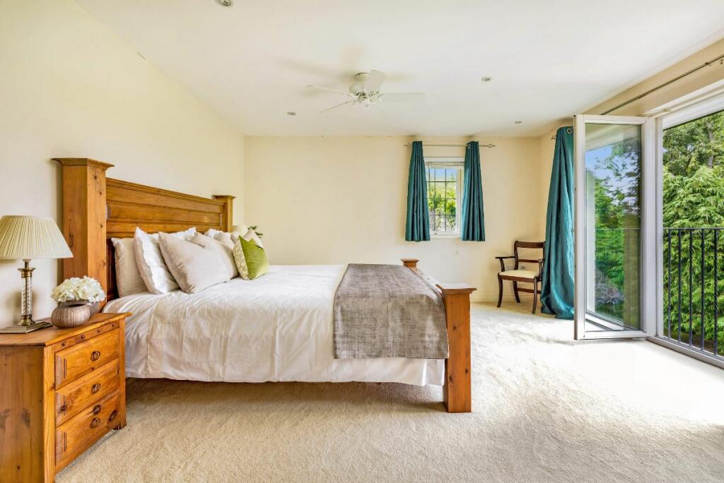 Principal bedroom