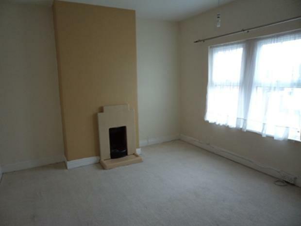 62RobinsonRoadBedroom1