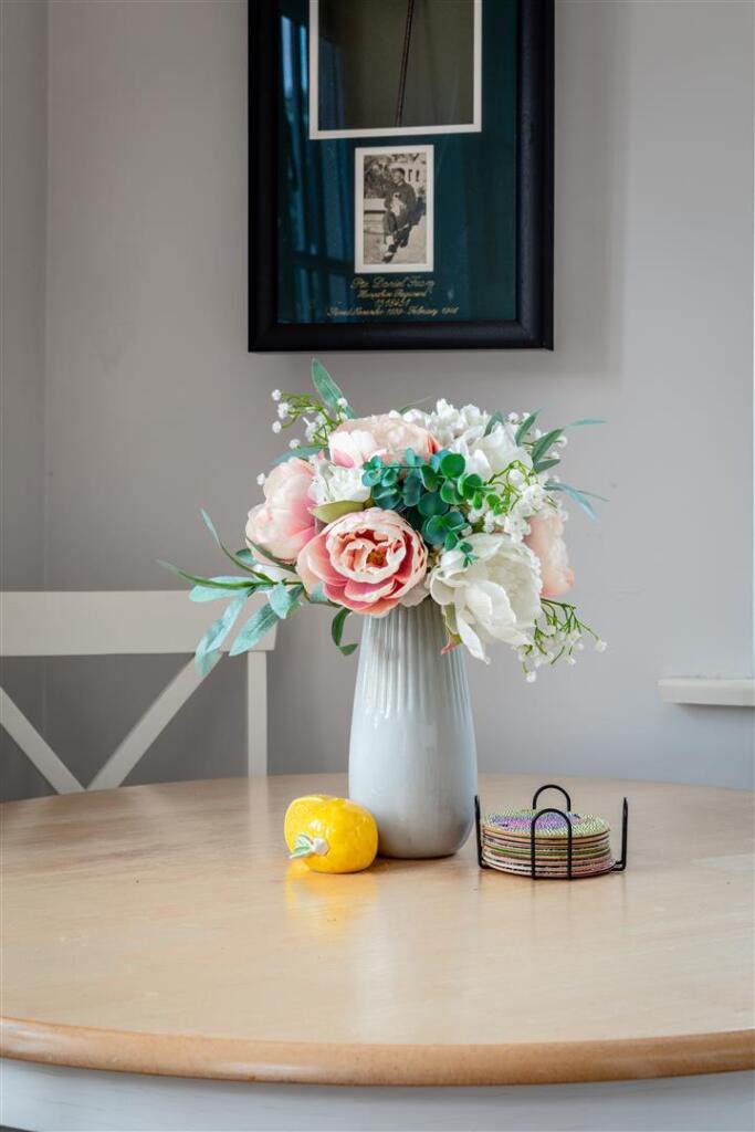 6 Whitebeam Court-6.jpg