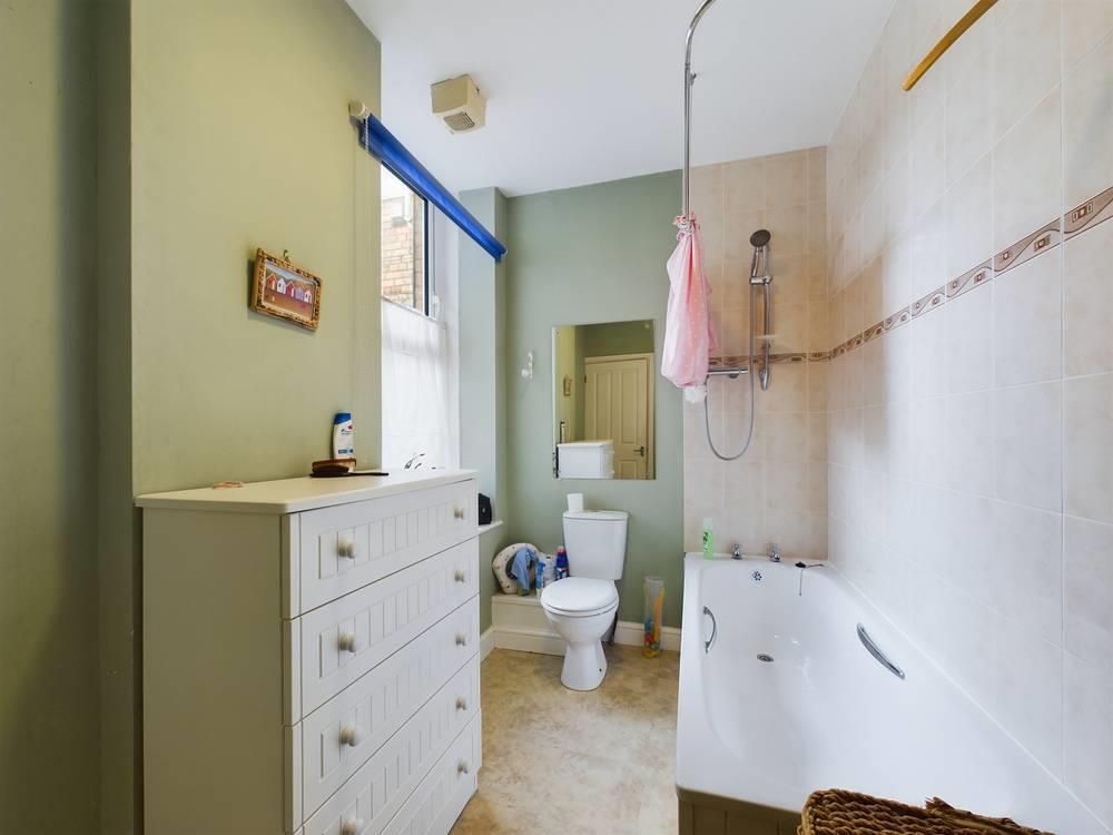 Bathroom One.jpg