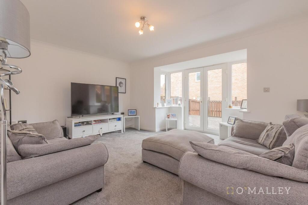 6. Living Room 1.jpg