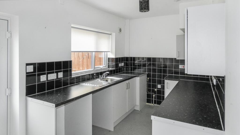 79 Twenty Fourth Avenue, Hull, East Yorkshire, HU6 9LX