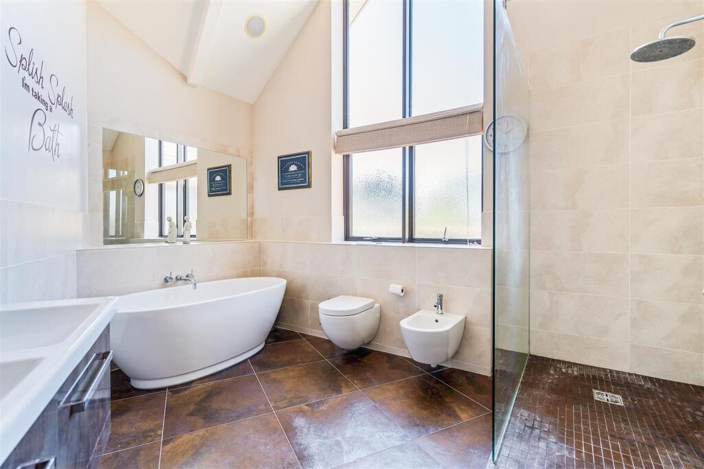 11 Brudenell Avenue 323847 (28).jpg