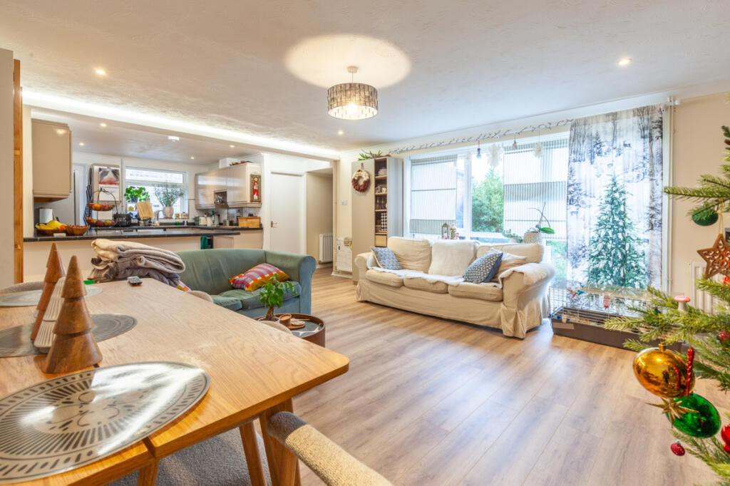 Cranbrook Drive, Kennington