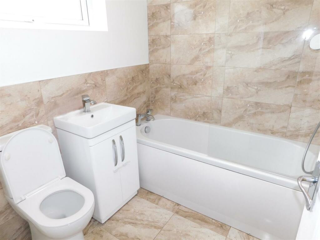 Bathroom.JPG