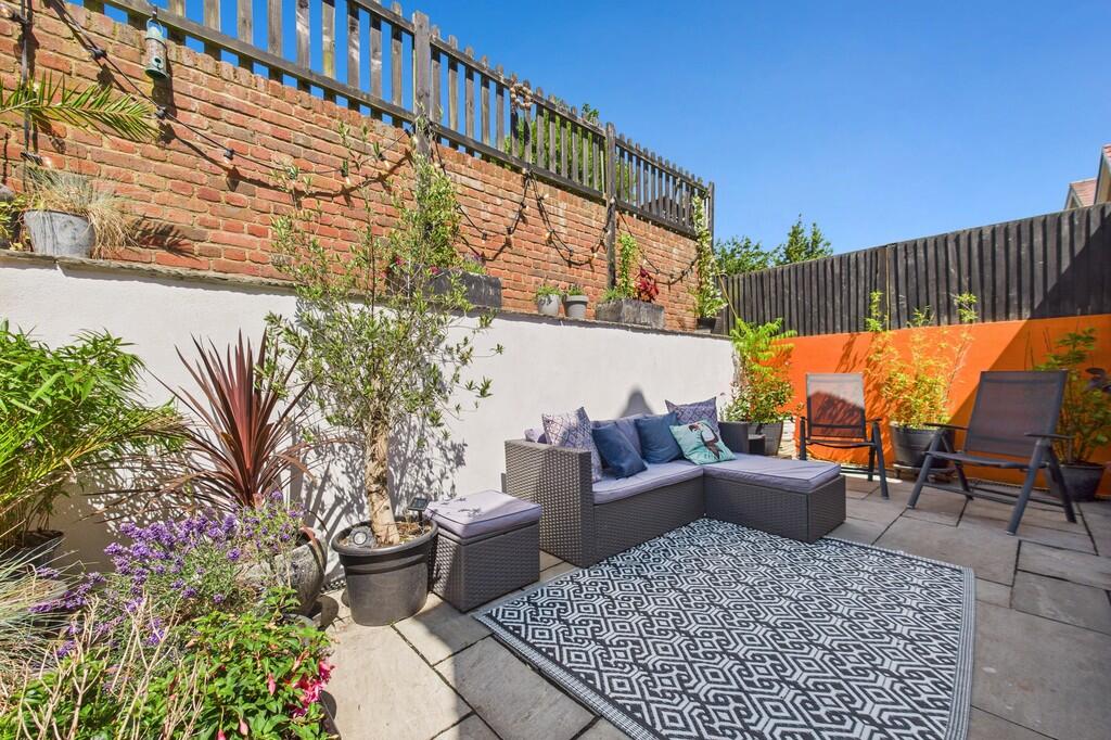 CAM01085G0-PR0597...