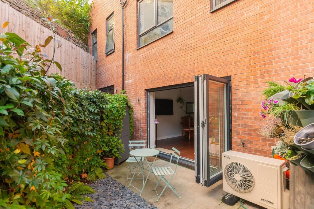 1B4RTN - External G.jpg