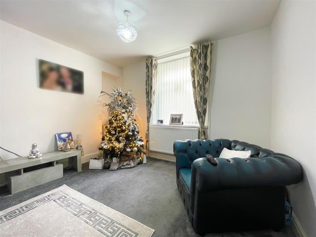 1764778018_3_d9953238-01e4-4304-8646-87ebb489a7f3_