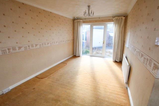 OPEN PLAN LOUNGE &amp; DINING ROOM