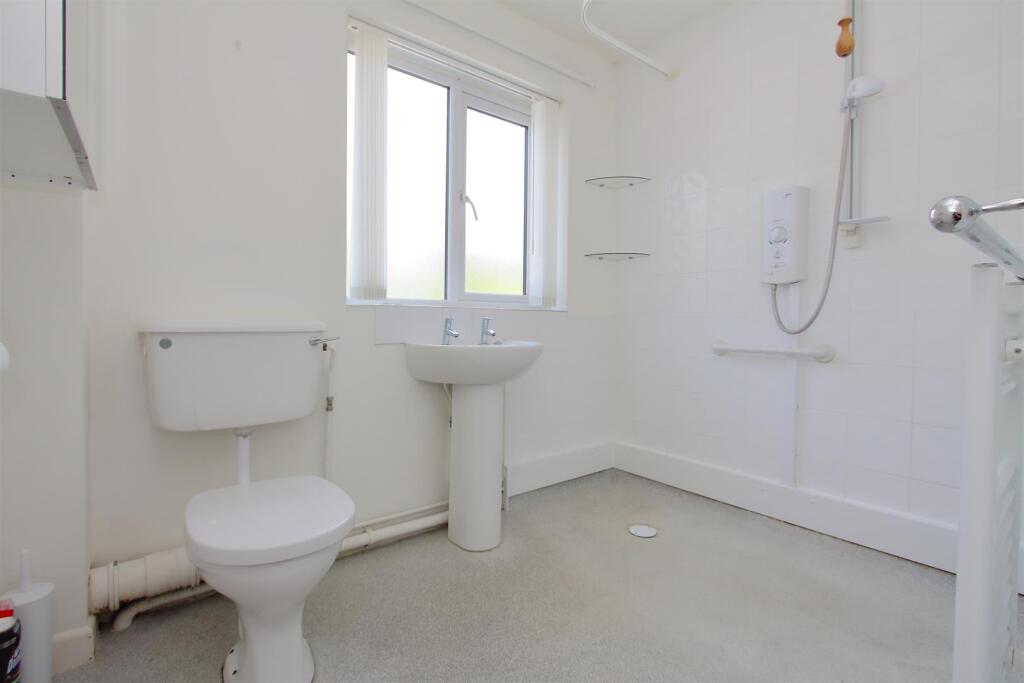 Flat 1 Church Road (11).JPG