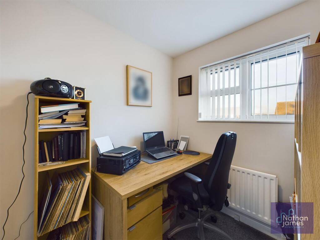 Dressing room/Office