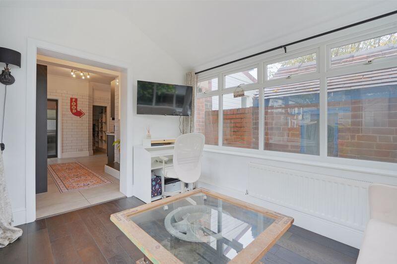 Garden Room 
