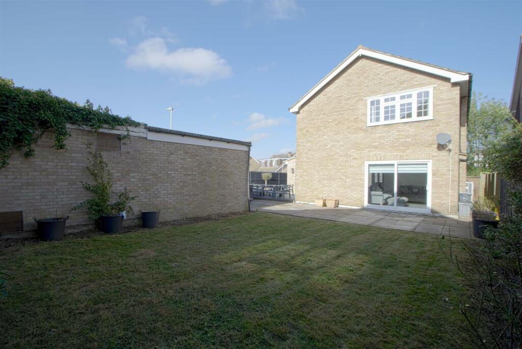 DOUBLE GARAGE