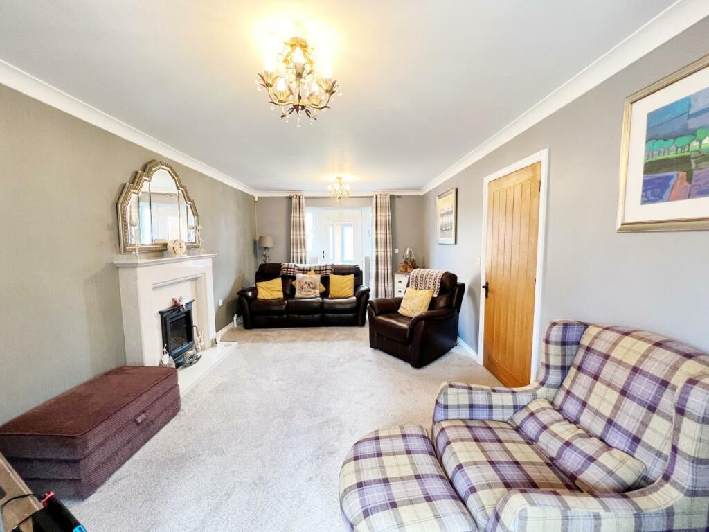 Lounge pic 4.jpg