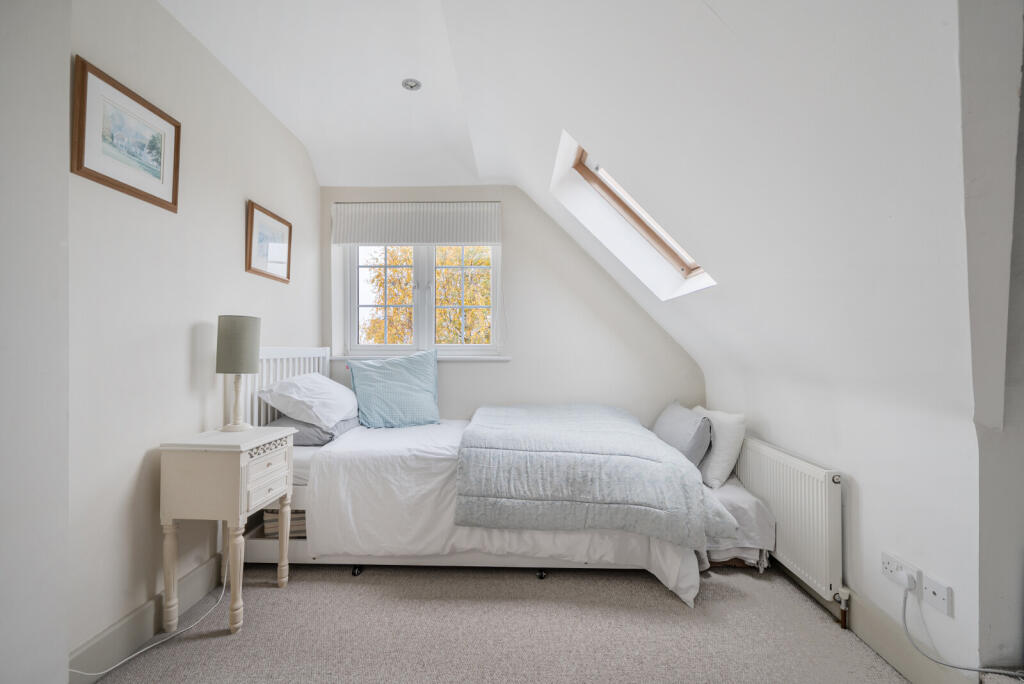 1375929-5-690e1db...