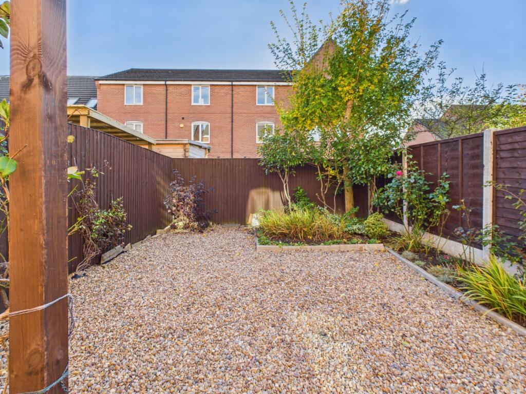 CAM04233G0-PR0036-STILL036