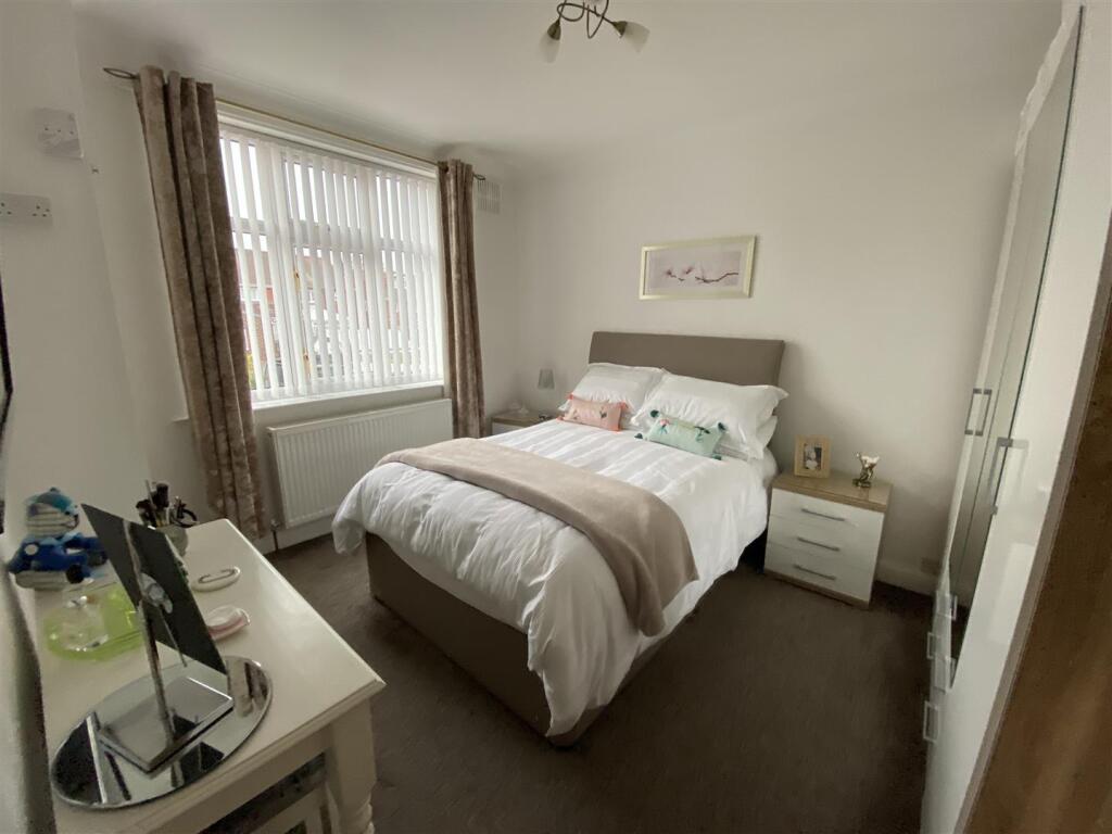 Bedroom no.2 rear double: