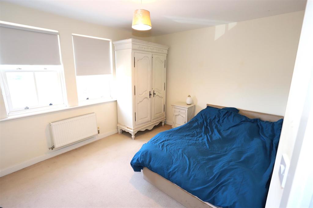 Bedroom 2.JPG