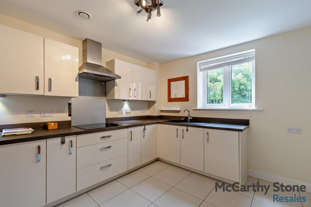 8654347-interior02-800.jpg