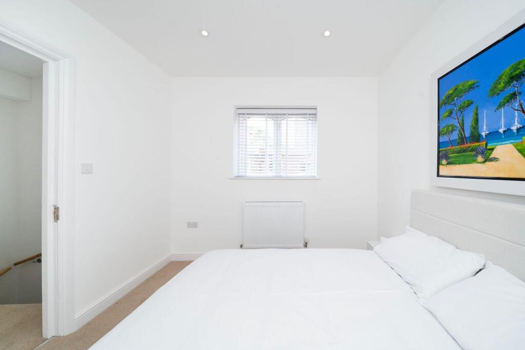 MM - 2nd bedroom.jpeg