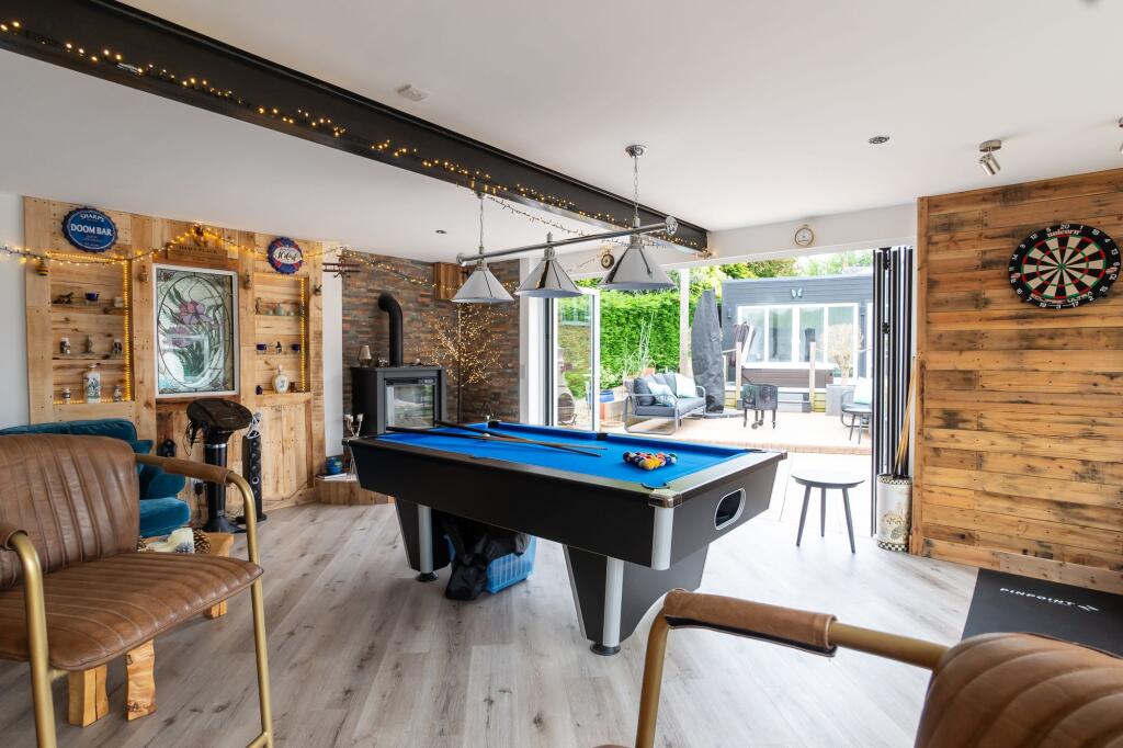 Bar house