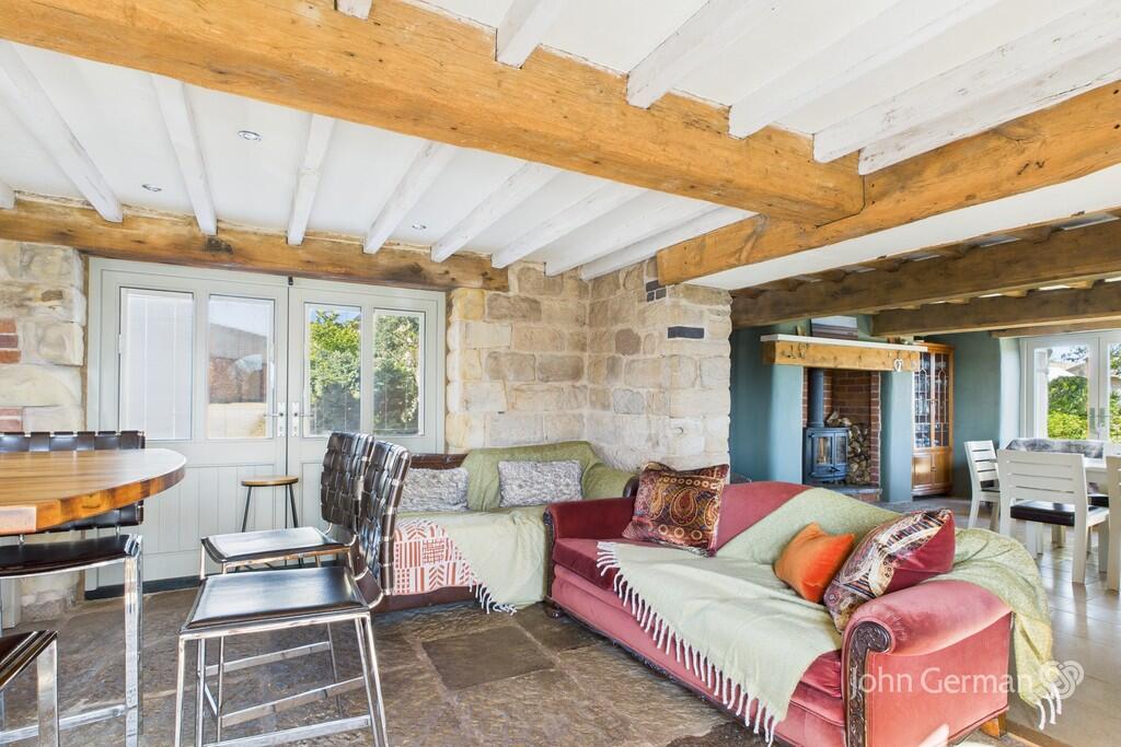 Kitchen seating a...