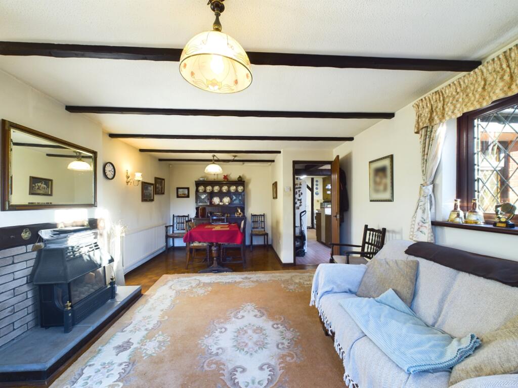 CAM02023G0-PR0111-STILL021