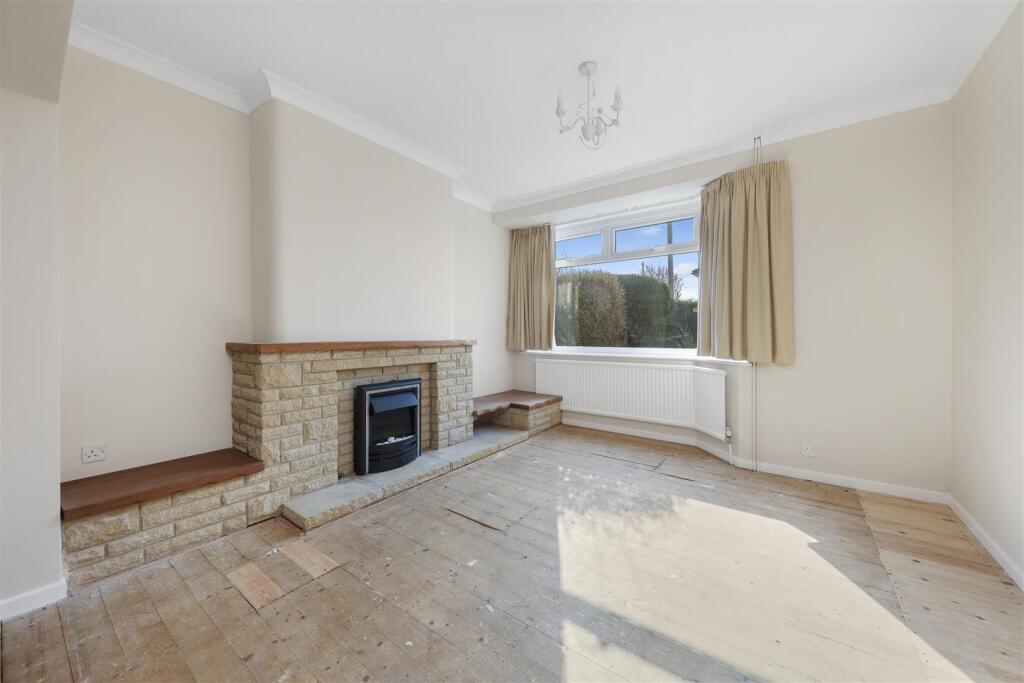 Living Room.jpg