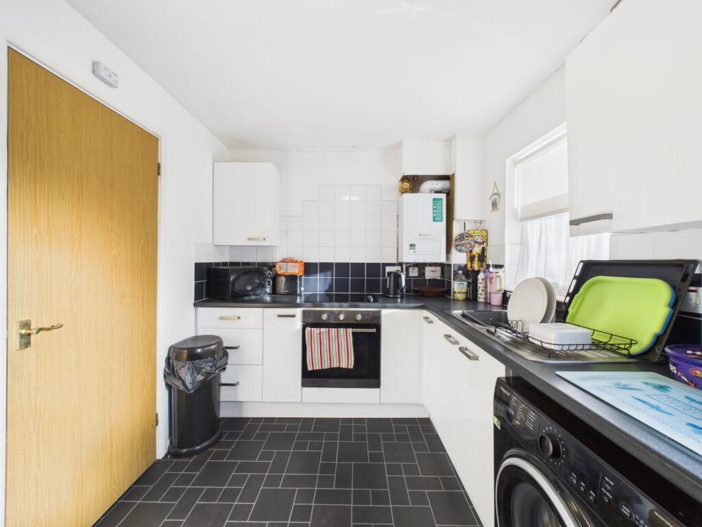 CAM02023G0-PR0186-STILL004