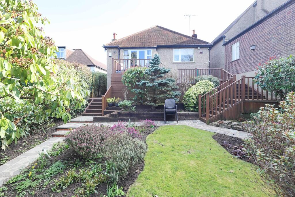 27 Hillside Cresc...