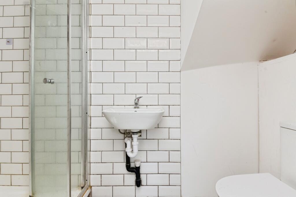 Flat 3 Bathroom