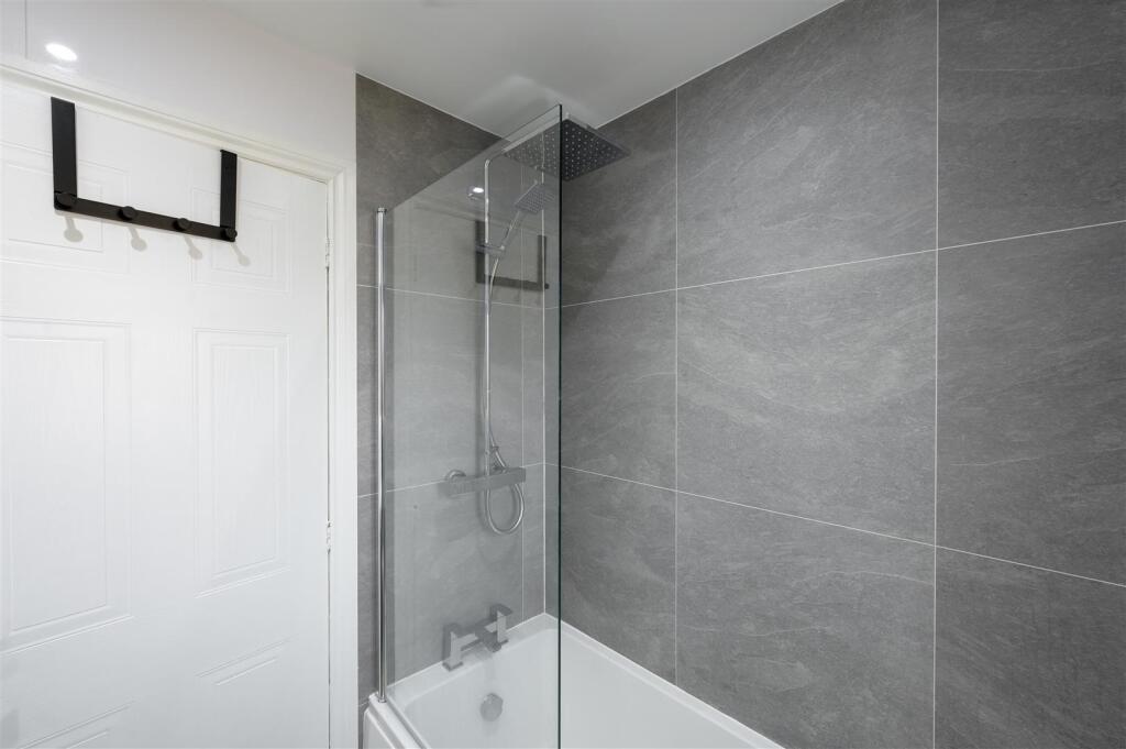 16DundonnellWay025.jpg